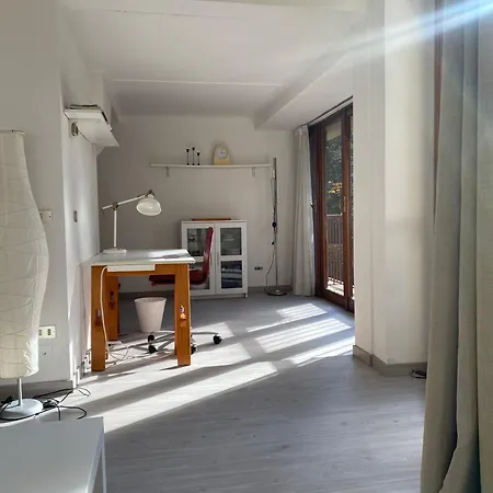 아파트 Cozy With Access To Garden