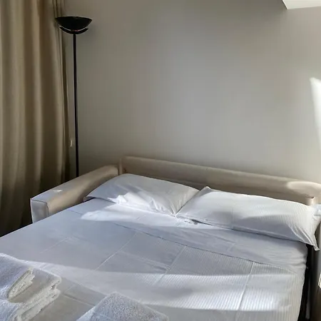 Cozy With Access To Garden Florence