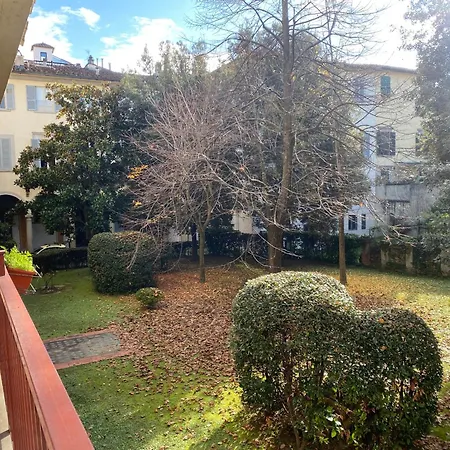 Cozy With Access To Garden Apartment Florence
