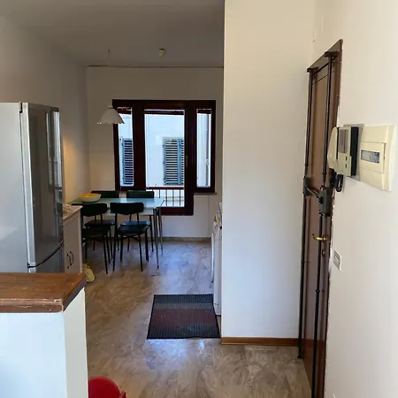 Cozy With Access To Garden Florence